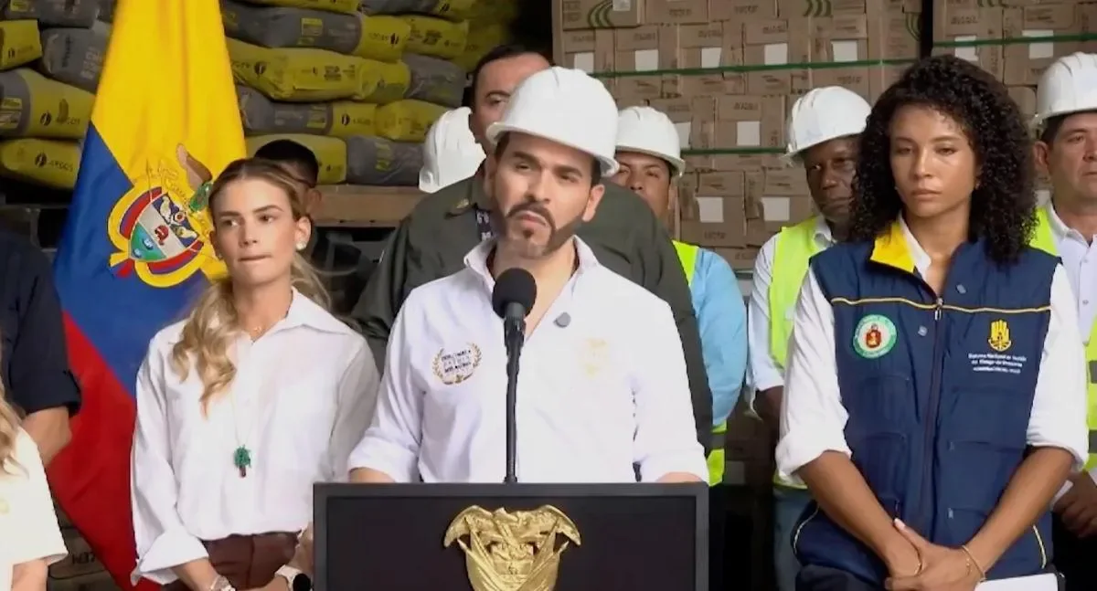 El presidente Abelardo de la Espriella anunciando subsidio mensual para familias afectadas por el terremoto en Buenaventura