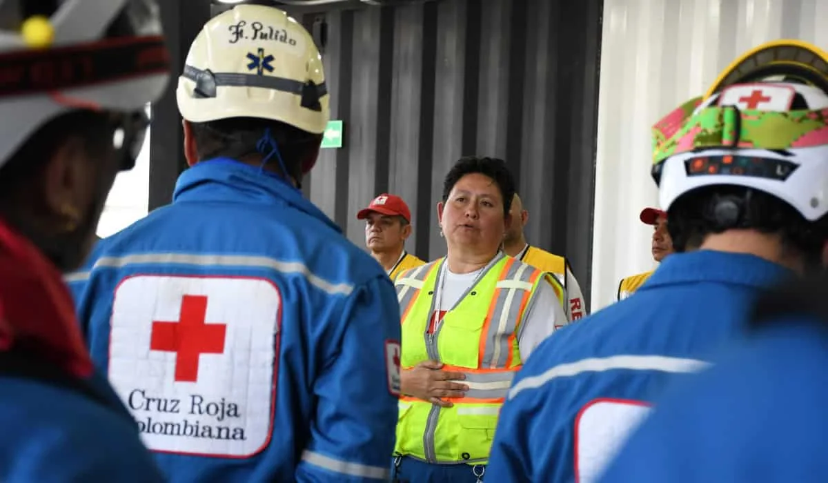 Acopio de ayudas humanitarias y cajas con suministros en el Palacio de los Deportes de Bogotá.