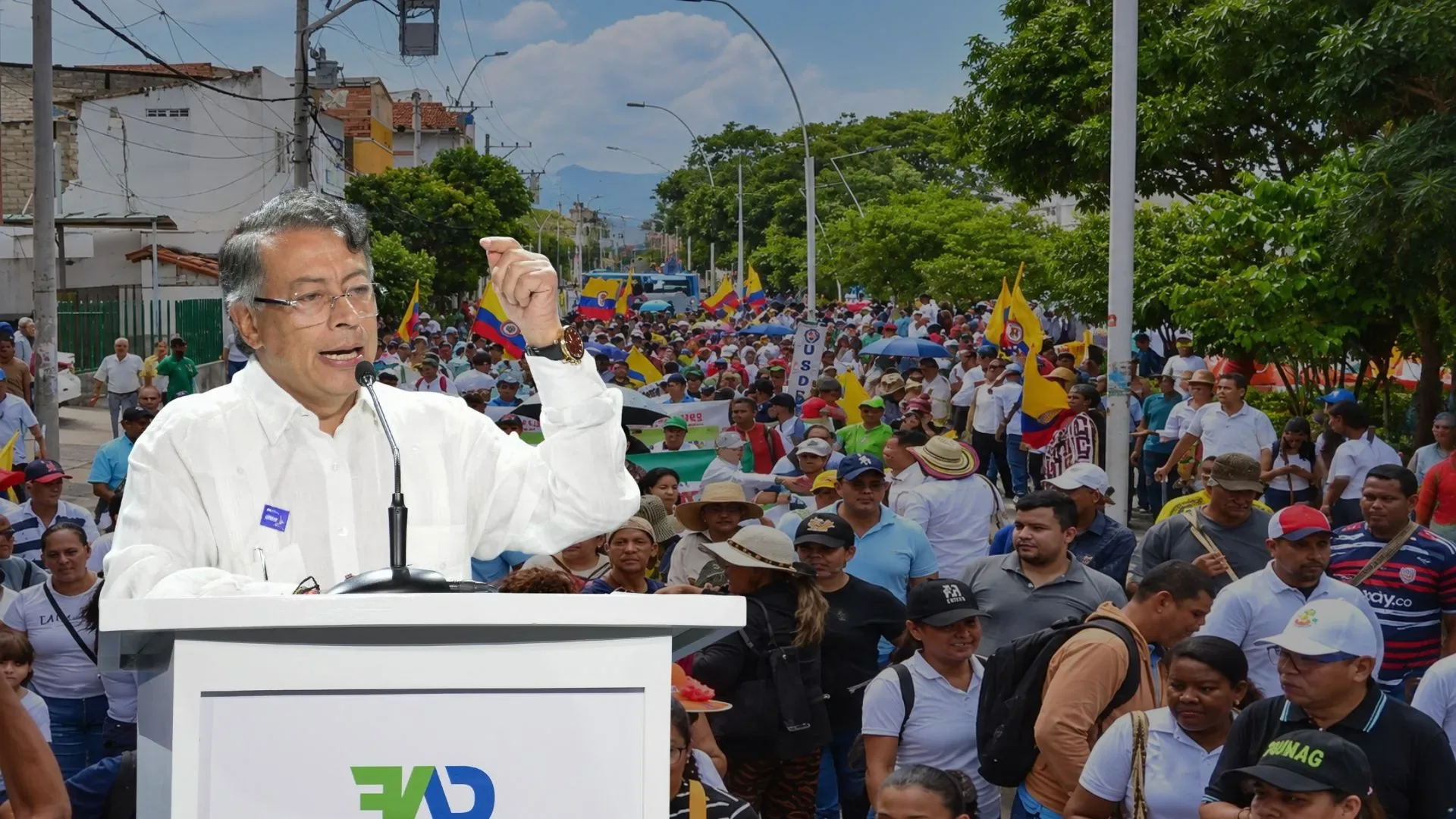 Gustavo Petro durante un pronunciamiento público sobre el abastecimiento de agua en Santa Marta.