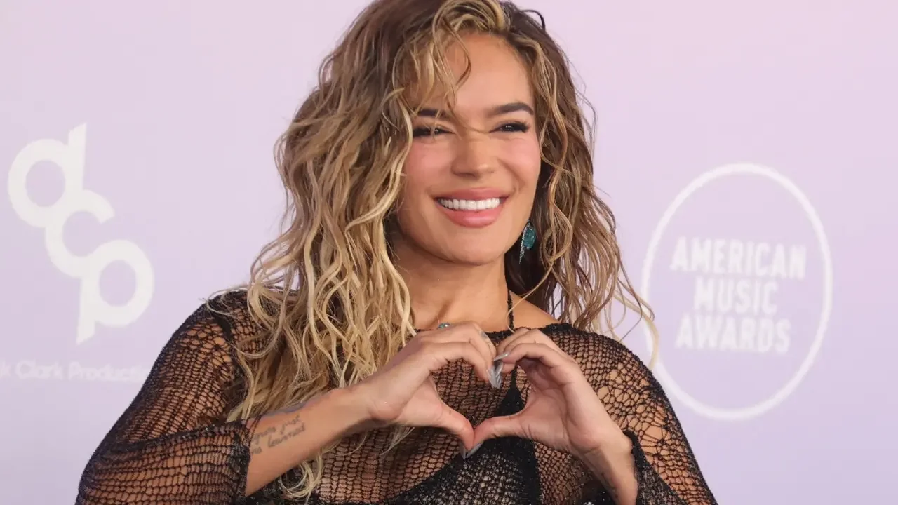 Artistas en el escenario de los Premios Billboard de la Música Latina 2026 celebrados en Miami.