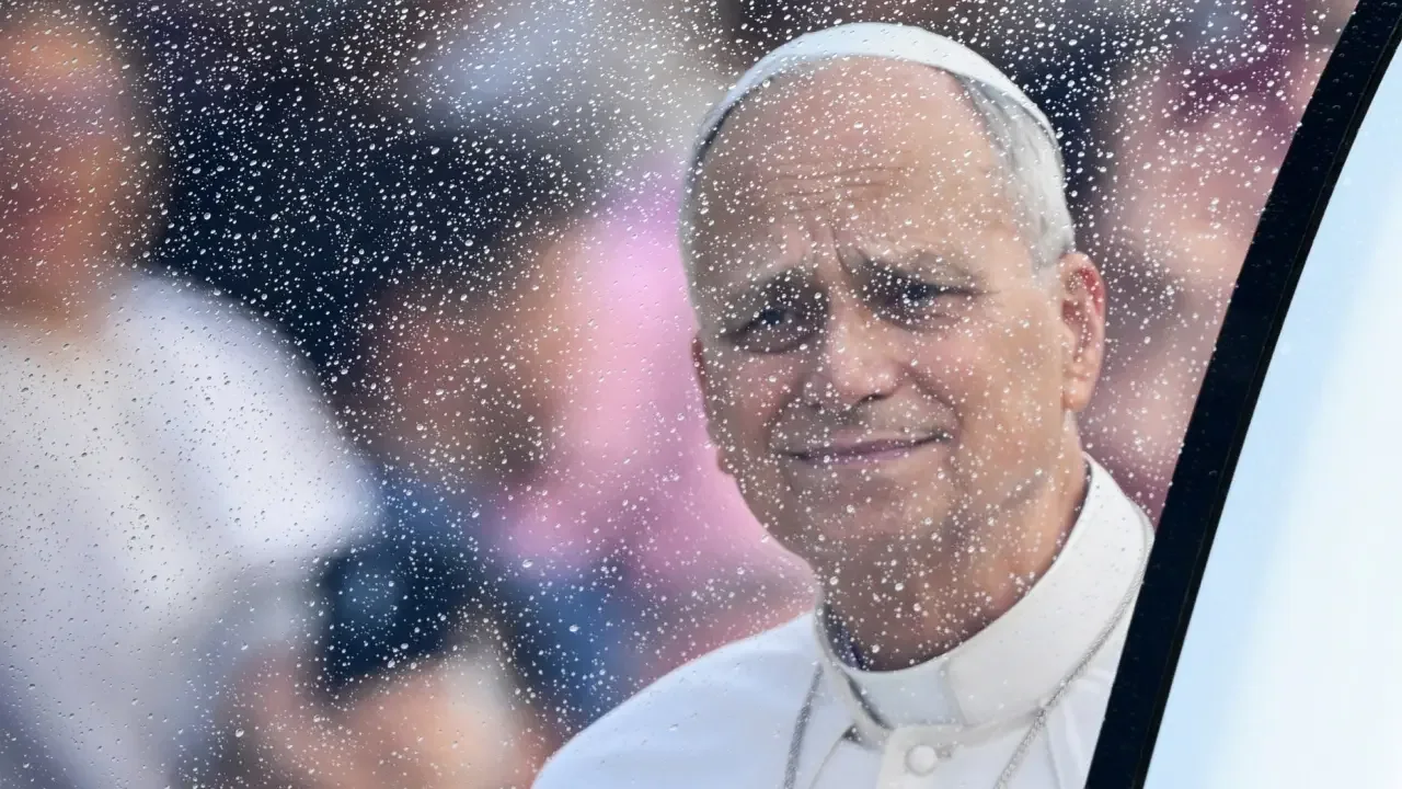 El papa León XIV durante una de sus intervenciones públicas en el Vaticano tras su reciente procedimiento quirúrgico.