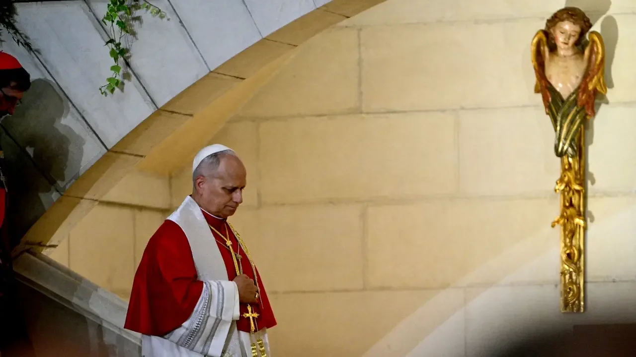 Fachada principal del Policlínico Gemelli en Roma, donde el papa León XIV se recupera tras su cirugía pulmonar.