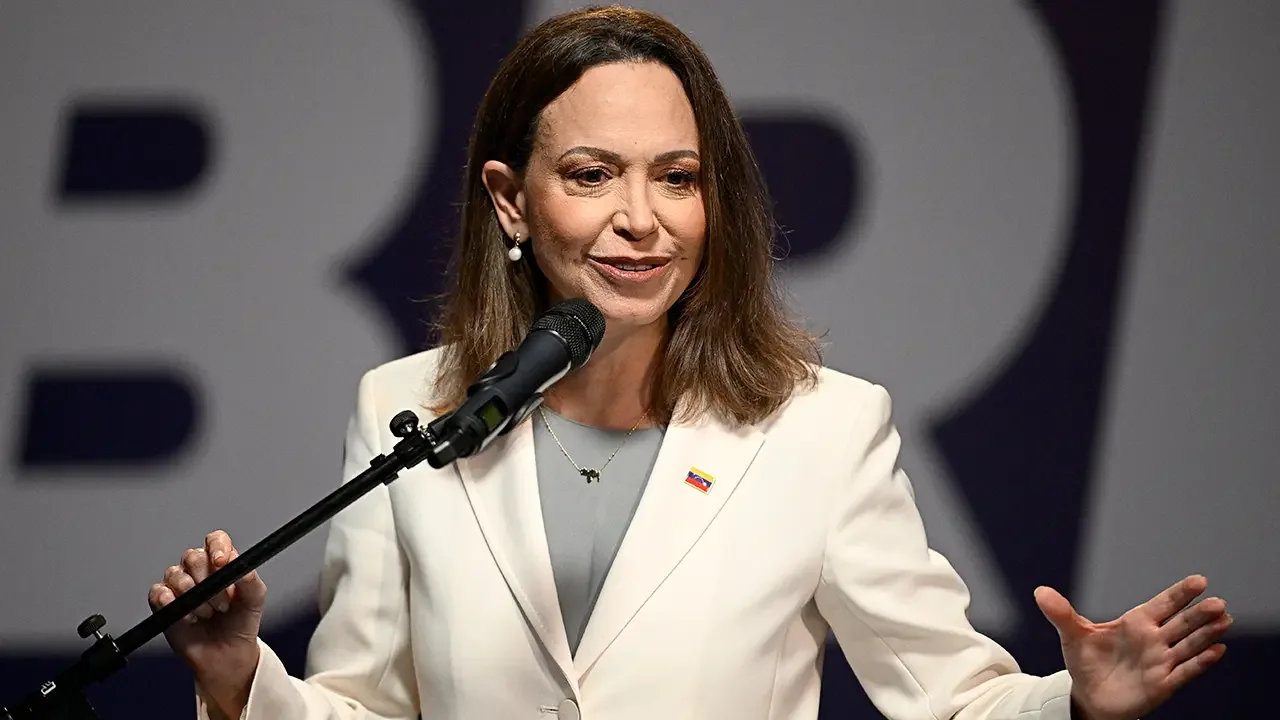 La líder opositora venezolana María Corina Machado interviene durante una rueda de prensa en Caracas.